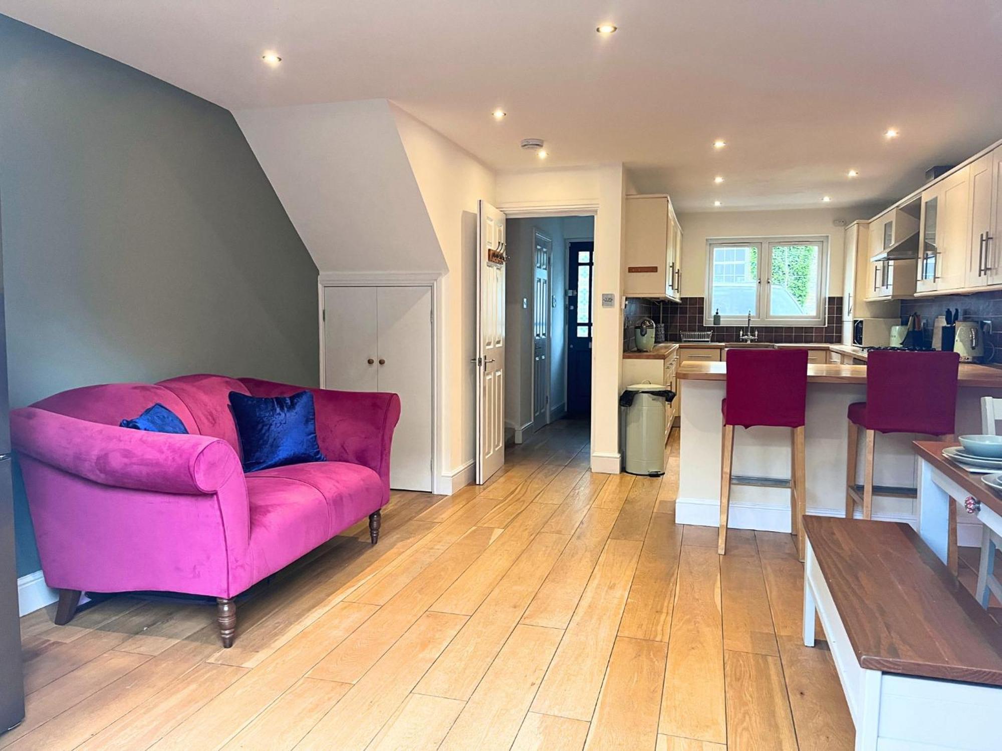 Jekyll'S On Hyde - Spacious Town House - Central Winchester - Free Parking, Sleeps 5 - By Xplus Stays Esterno foto