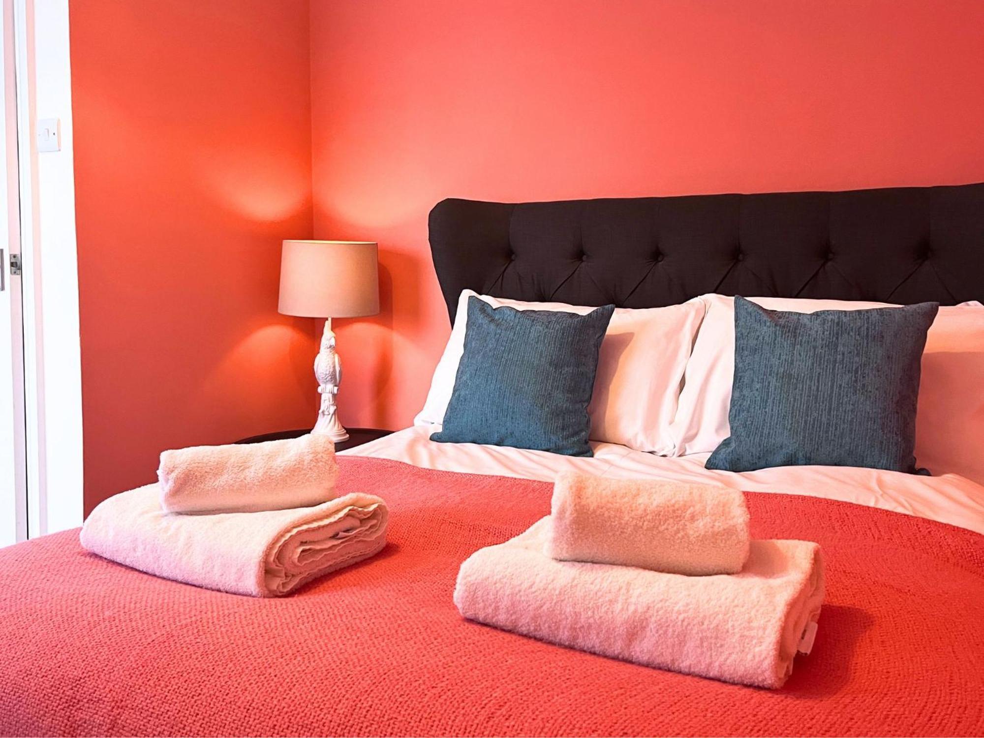 Jekyll'S On Hyde - Spacious Town House - Central Winchester - Free Parking, Sleeps 5 - By Xplus Stays Esterno foto