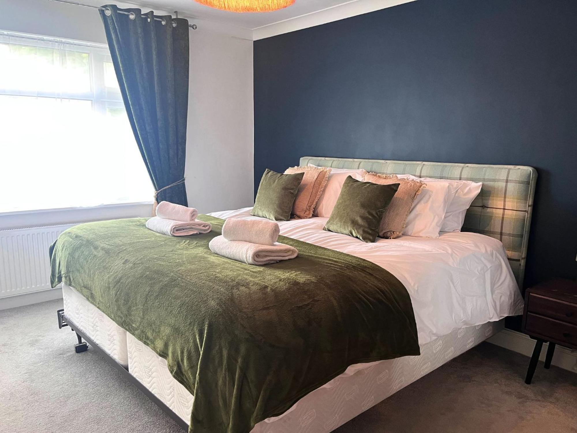 Jekyll'S On Hyde - Spacious Town House - Central Winchester - Free Parking, Sleeps 5 - By Xplus Stays Esterno foto