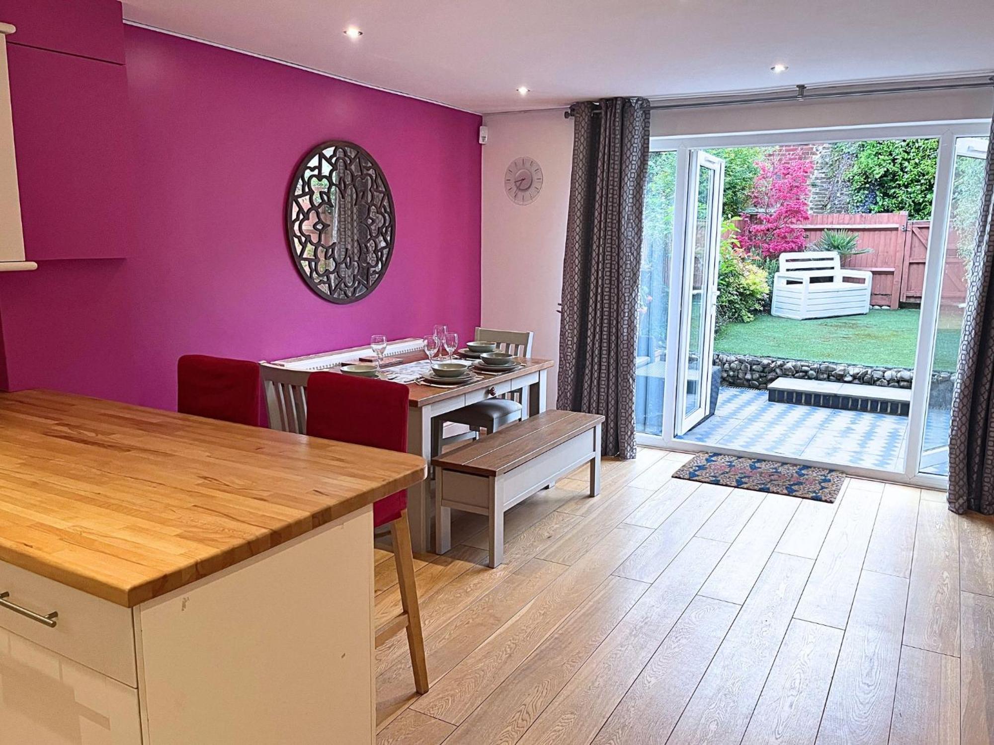 Jekyll'S On Hyde - Spacious Town House - Central Winchester - Free Parking, Sleeps 5 - By Xplus Stays Esterno foto