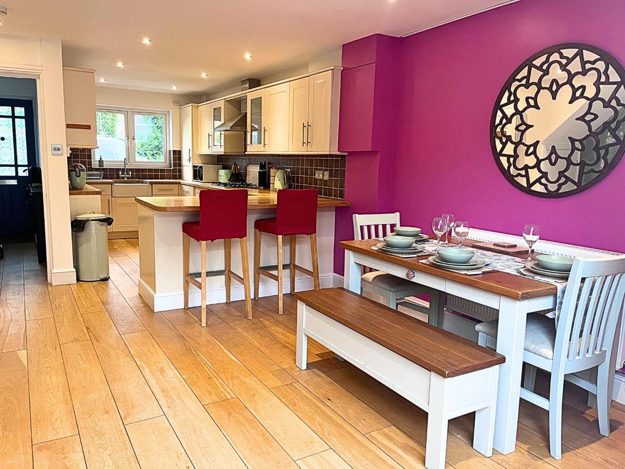 Jekyll'S On Hyde - Spacious Town House - Central Winchester - Free Parking, Sleeps 5 - By Xplus Stays Esterno foto